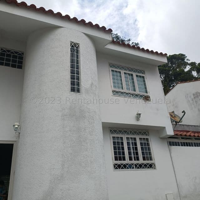 Townhouse (Duplex) for Sale in Colinas de Carrizal, Miranda