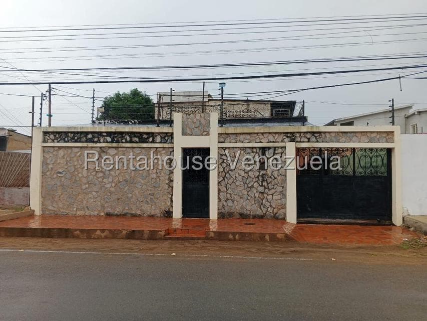 Multi-Level Home for Sale in Zapara, Zulia