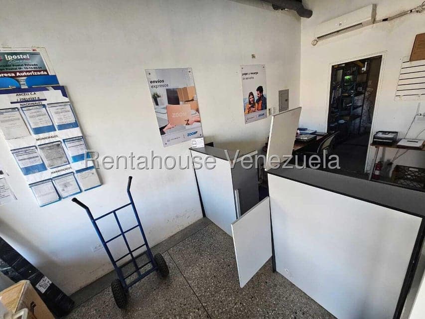 Operating Business for Sale: Courier Service in Centro, Falcon