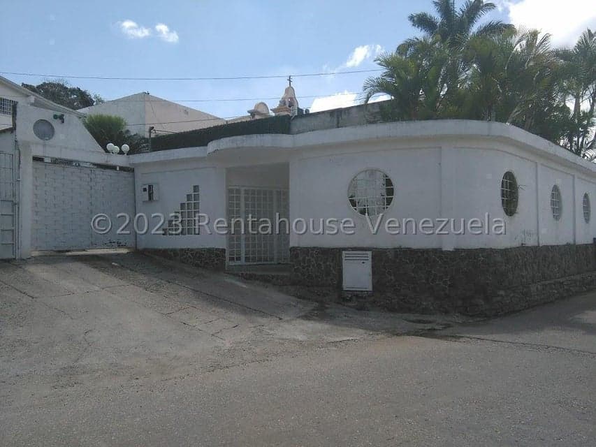 Multi-Level House for Sale in Macarena Sur, Miranda