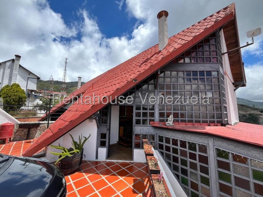 Multi-Level House for Sale in La Colonia Tovar, Aragua