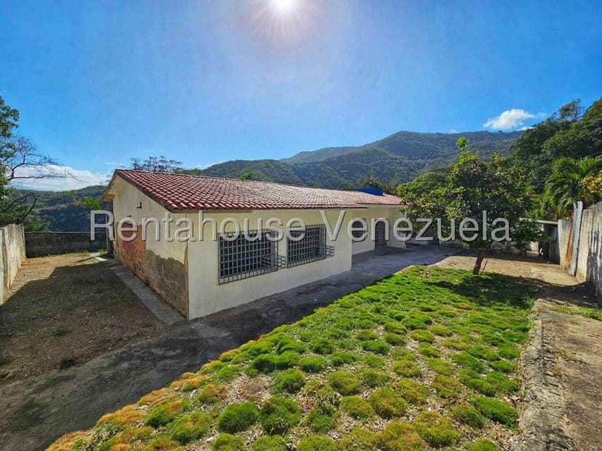 Single-Story House for Sale in Mampote, Miranda