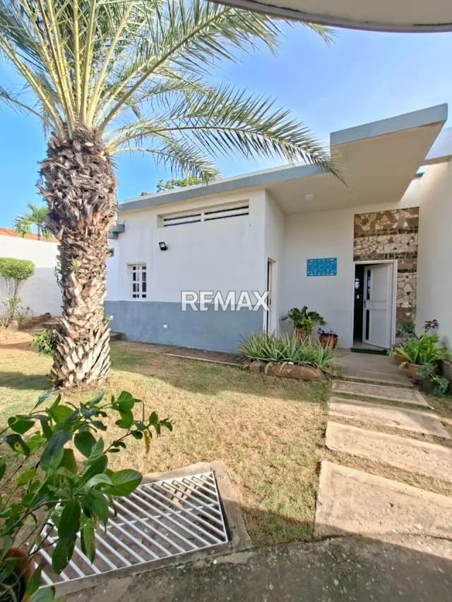 CASA EN URBANIZACIÓN PLAYA EL ÁNGEL