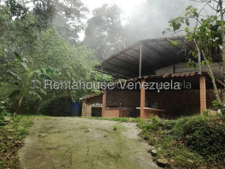Land (Finca) for Sale in La Colonia Tovar, Aragua