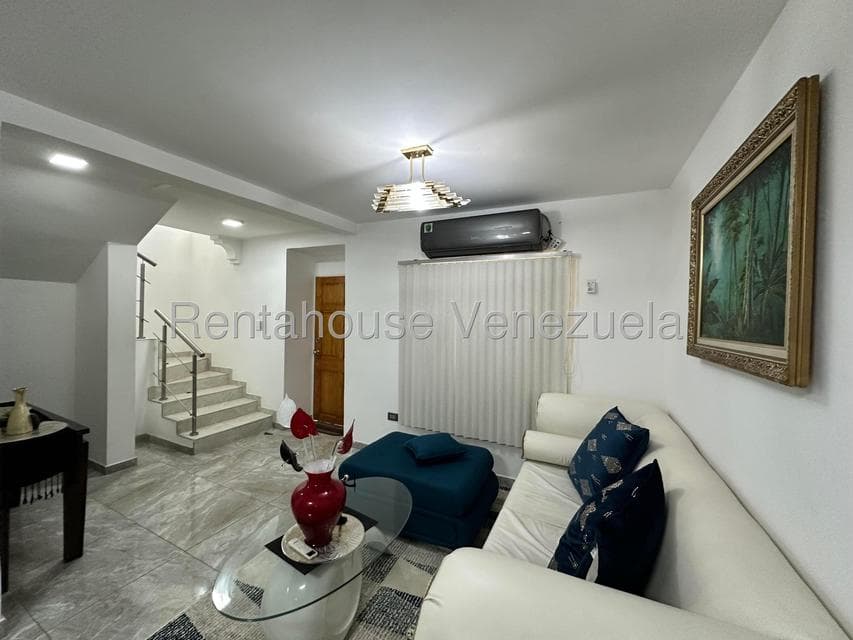 Multi-Level Townhouse for Sale in Valle Jardin, Aragua