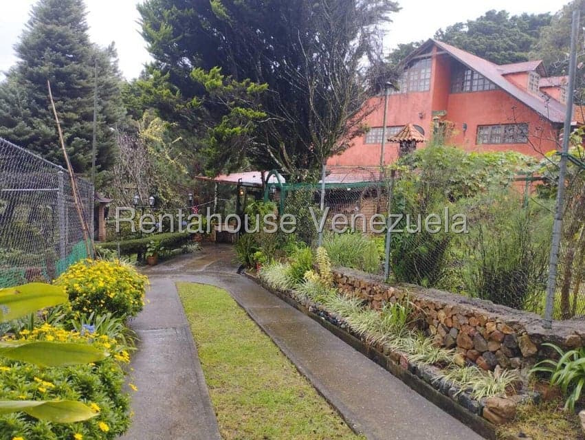 Multi-Level House for Sale in Jimenez, Lara