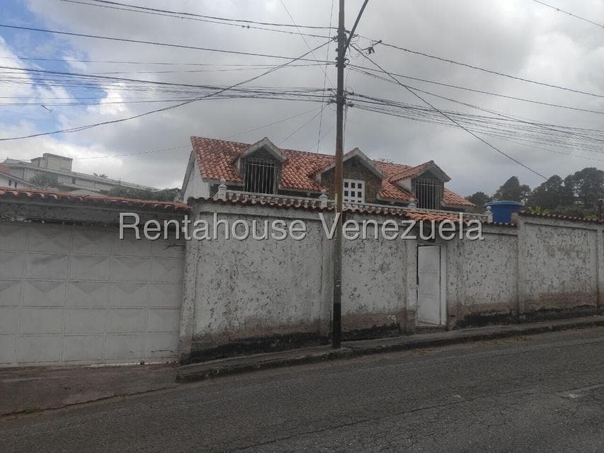 Multi-Level House for Sale in Colinas de Carrizal, Miranda