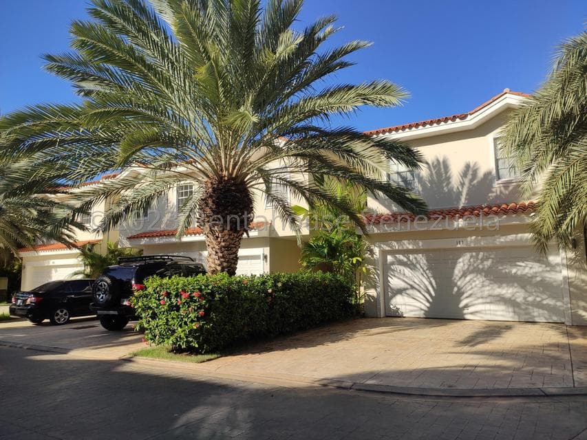 Two-Story Townhouse for Sale in Pampatar, Nueva Esparta