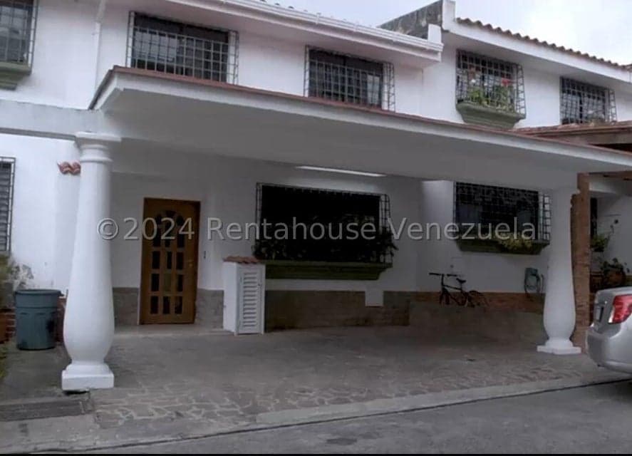 Townhouse (Duplex) for Sale in El Carrizal, Miranda