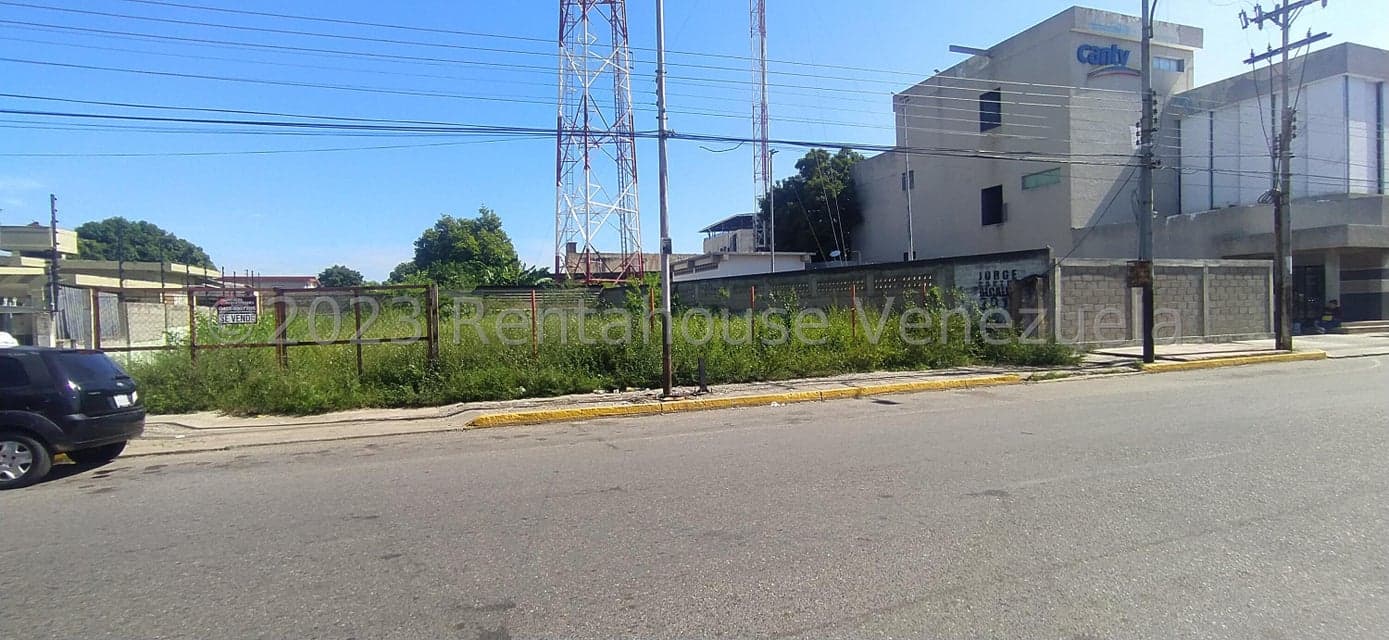 Terreno (Comercial) en Venta en Avenida Vargas, Zulia
