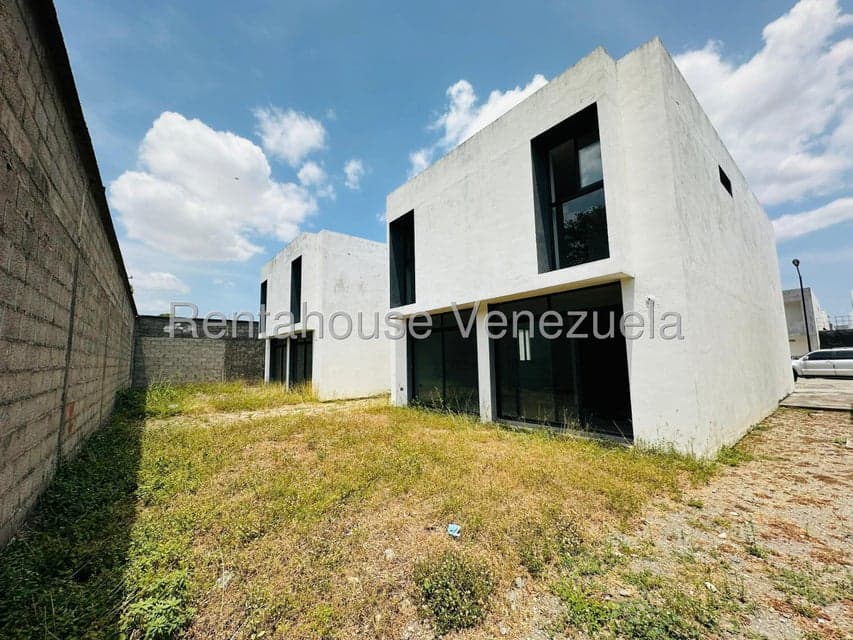 Modern Duplex Home for Sale in Araure, Portuguesa