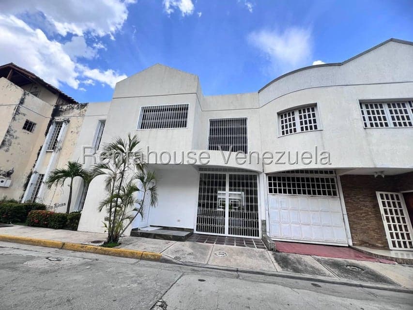 One-Level Townhouse for Sale in La Morita I, Aragua
