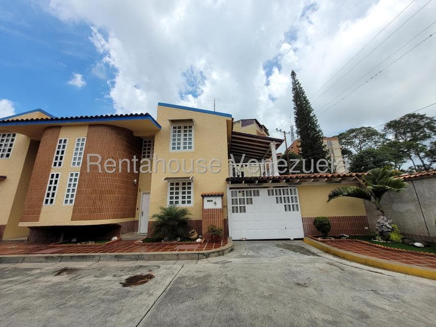 Townhouse (Duplex) en Venta en Santa Maria, Miranda