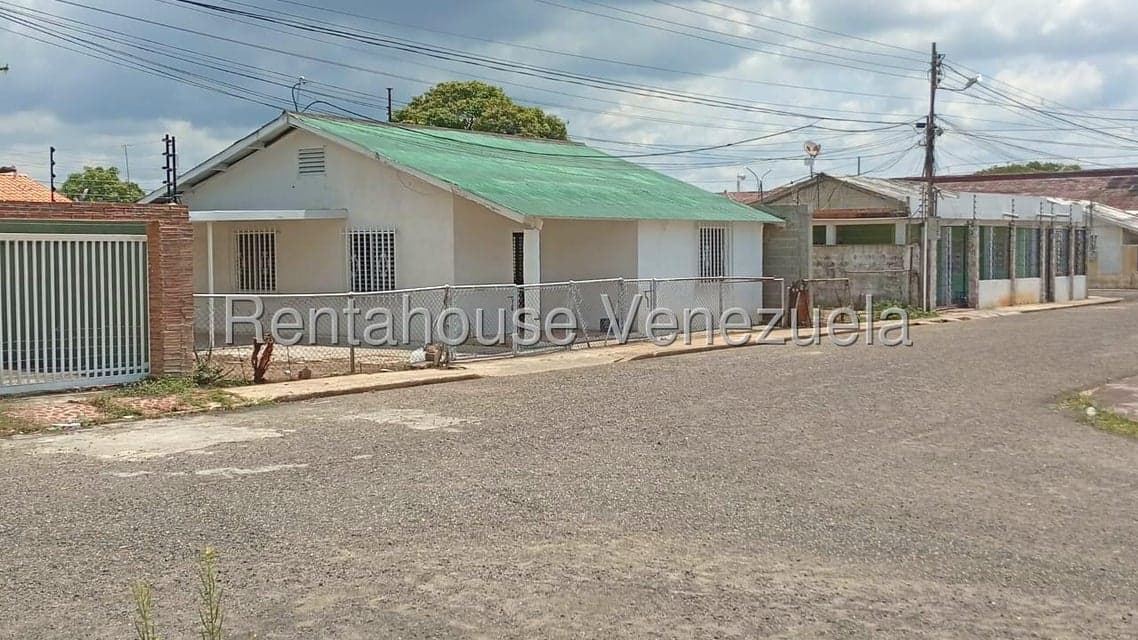 Single-Story Home for Sale in Campo Blanco, Zulia