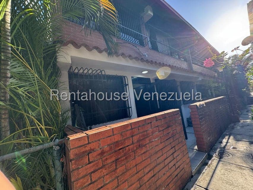 Single-Story Townhouse for Sale in El Castillejo, Miranda